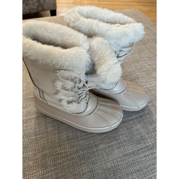London Fog Collection Women's Winter  Boots White  Fur Boots Size 4 Insulated - Picture 1 of 16